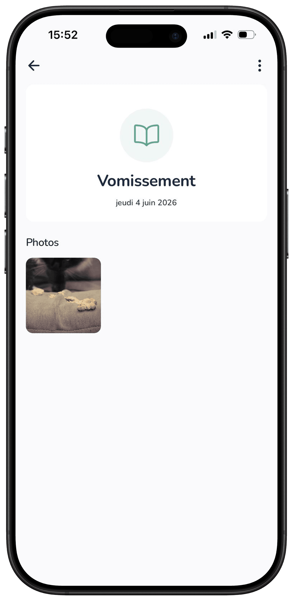 Vomissement noté avec la date et une photo dans le journal de santé Galia